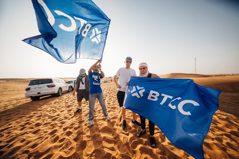BTCC в преддверии TOKEN2049 организовала увлекательное сафари в пустыне около Дубая для участников криптосообщества